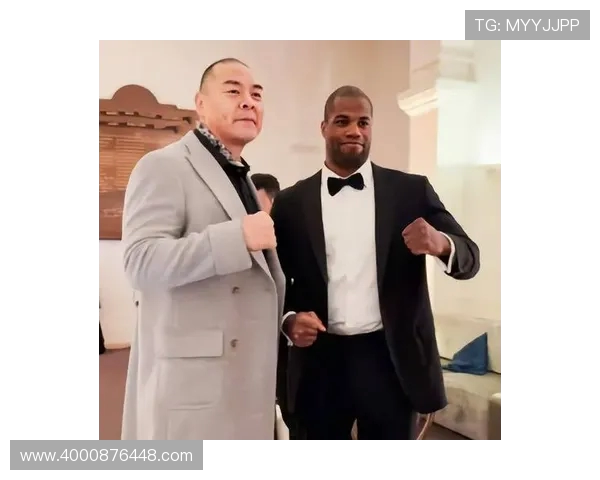 恒大与香港东方的球迷激情对决展现足球魅力与团结精神